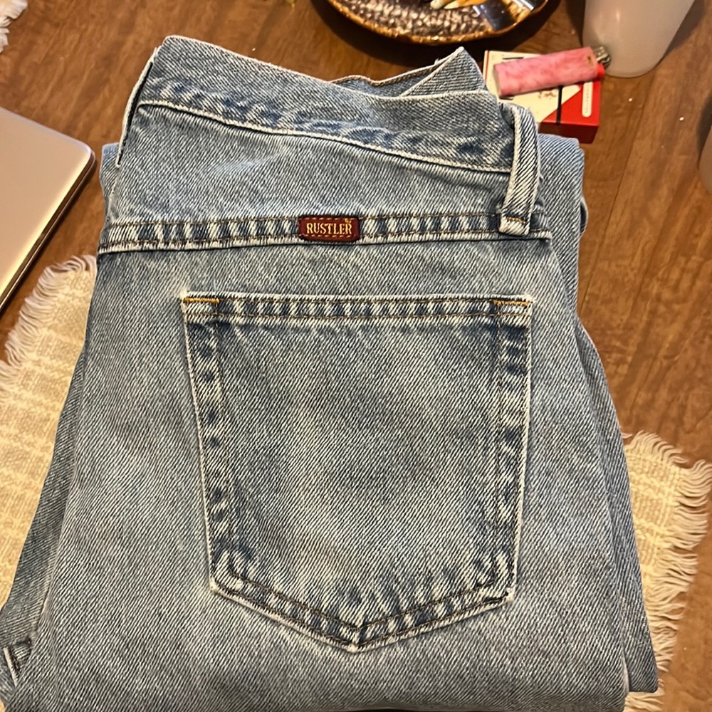EUC mens rustler jeans